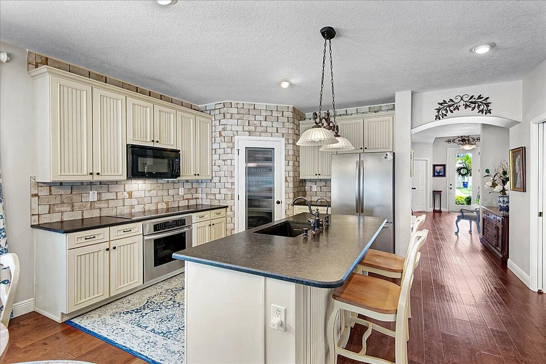 Photo of 2050 Bridgeport Circle
