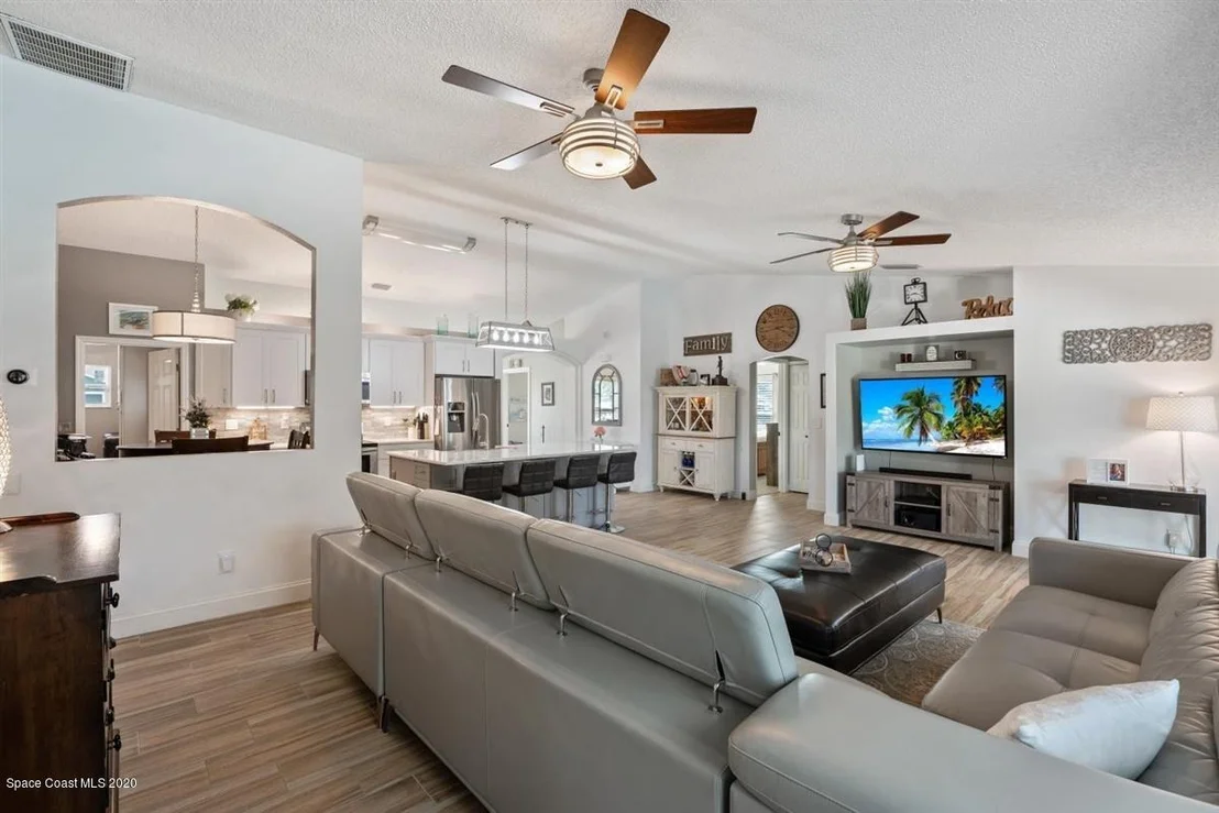 Photo of 962 Del Mar Circle