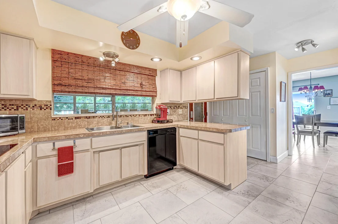 Photo of 798 Montclair Road NE