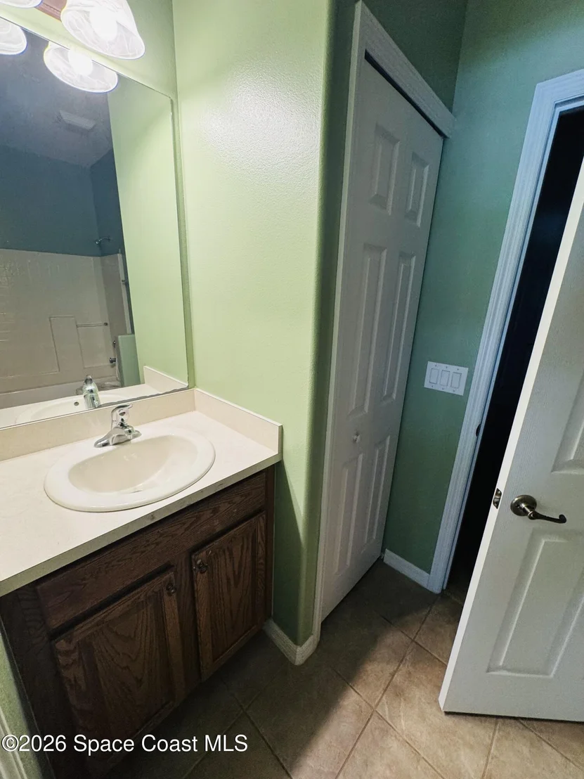 Photo of 1110 Morgan Circle NE