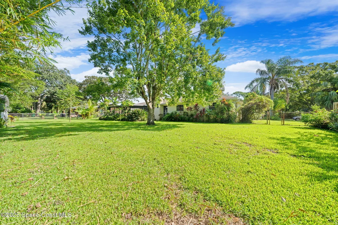Photo of 611 Dundee Circle