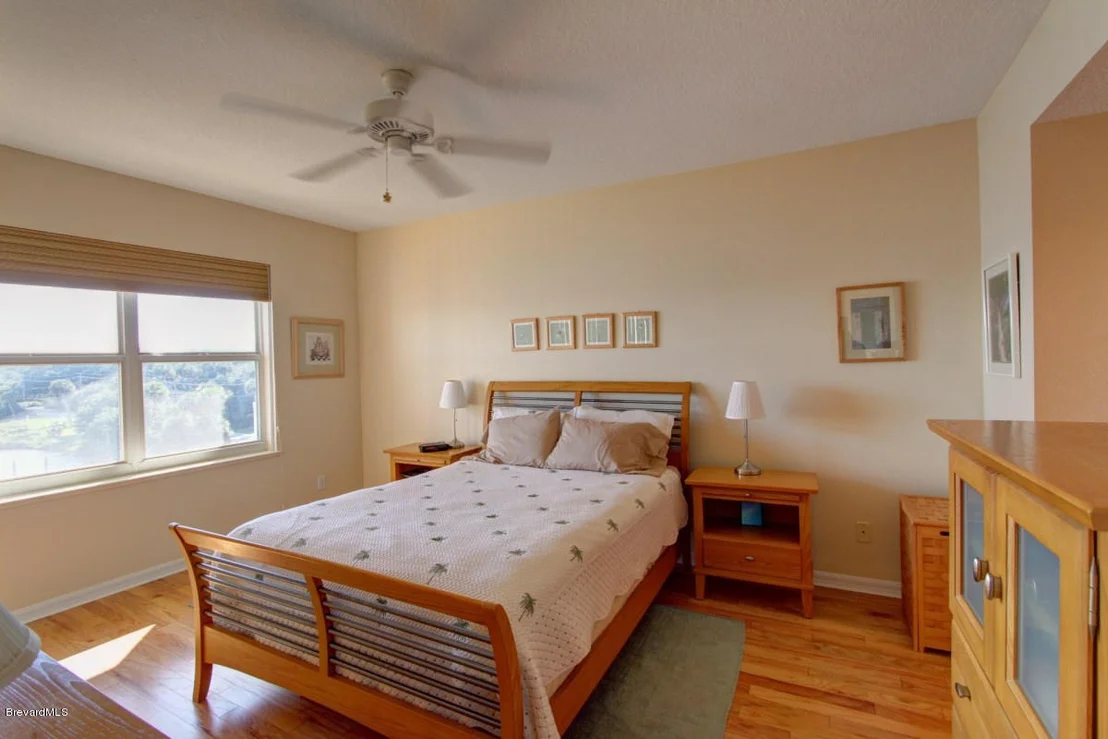 Photo of Unit 404 at 104 Riverside Drive