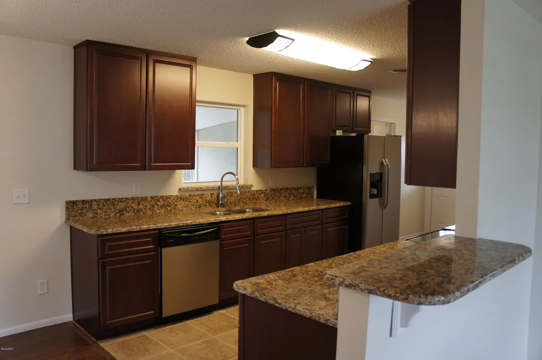 Photo of 566 W Cadillac Circle
