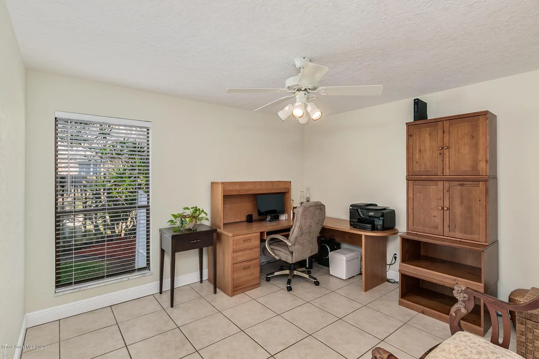 Photo of 552 Rio Casa Drive N