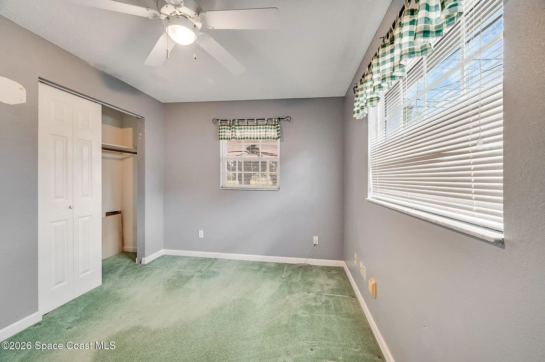 Photo of 586 Louvre Drive