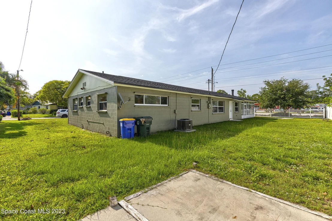 Photo of 1447 Floyd Drive