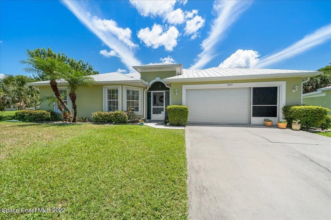 Photo of 5265 Evinrude Road