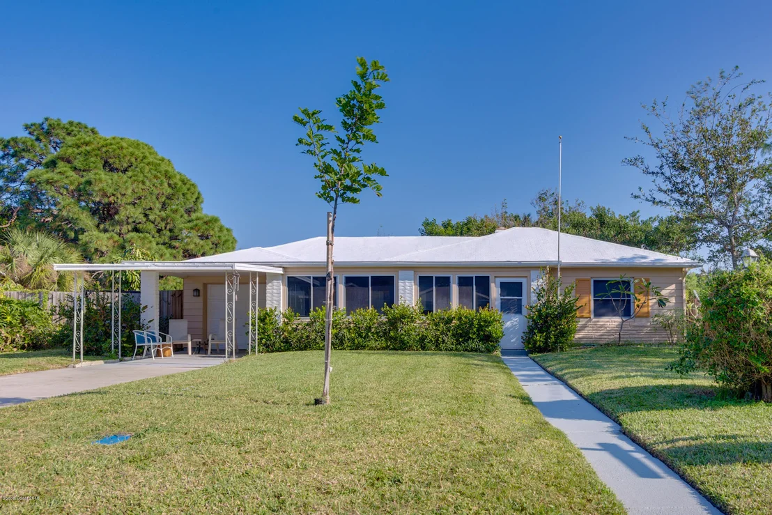 Photo of 769 Banyan Drive