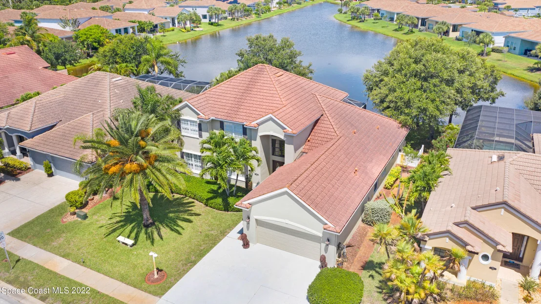Photo of 592 Oceanside Boulevard
