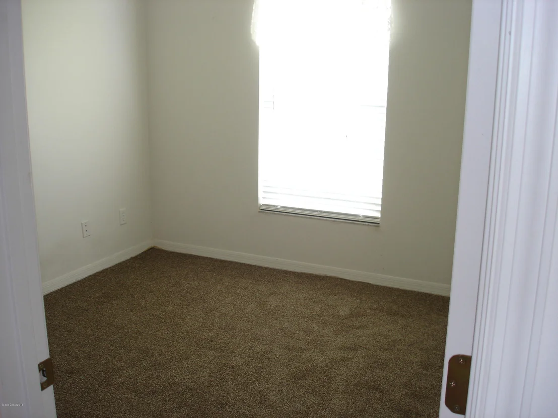 Photo of 1050 NE Pine Creek Circle NE
