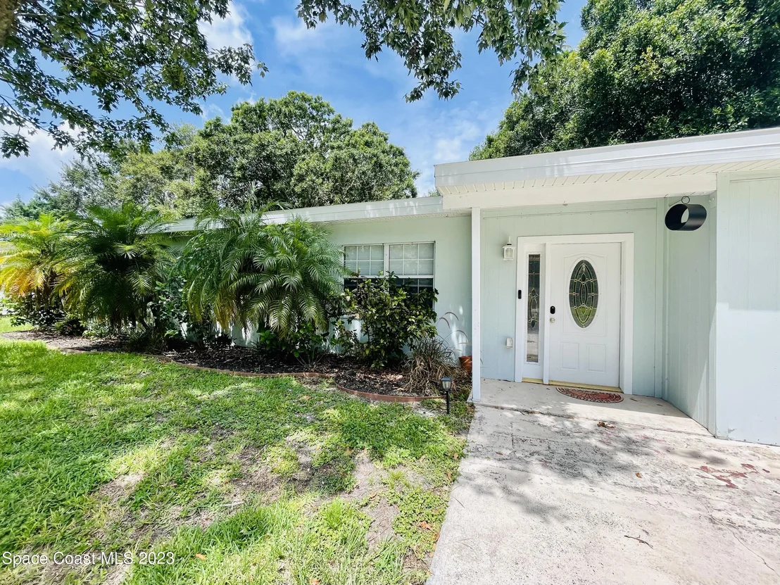 Photo of 255 Lee Road