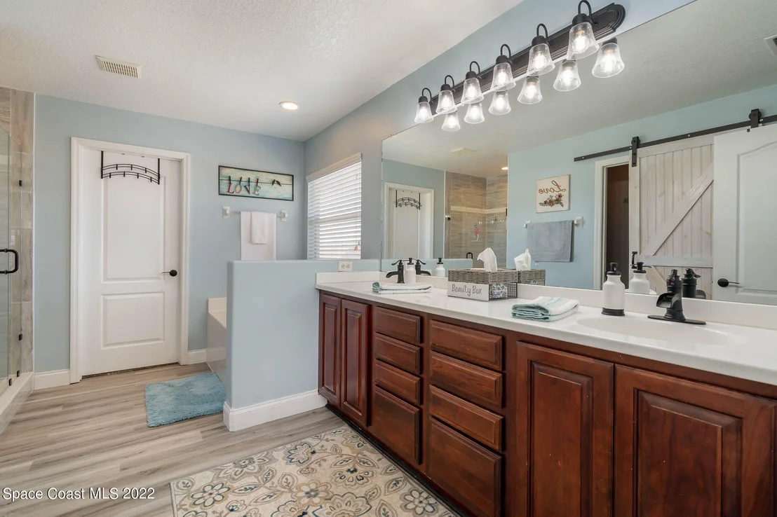 Photo of 2280 Bridgeport Circle