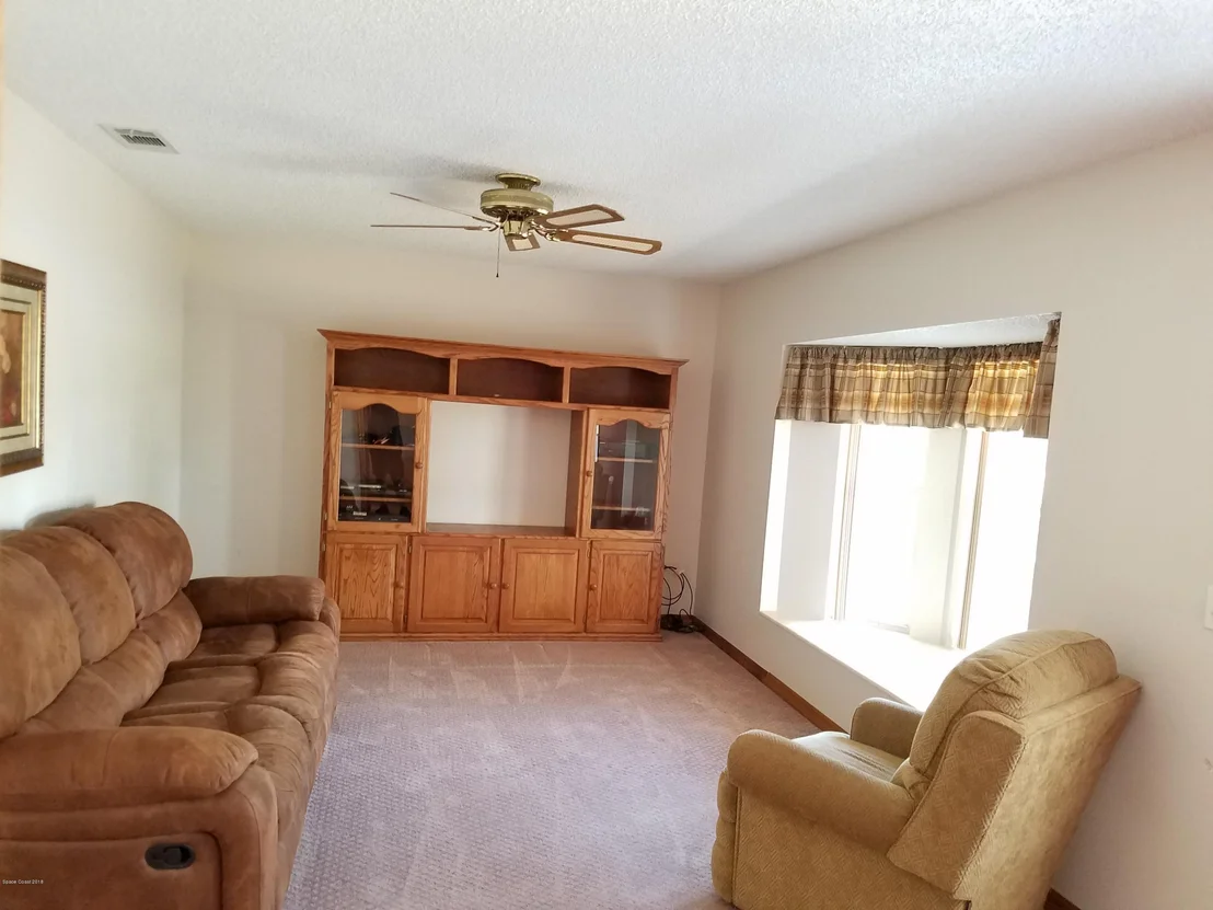 Photo of 993 Hibiscus Street