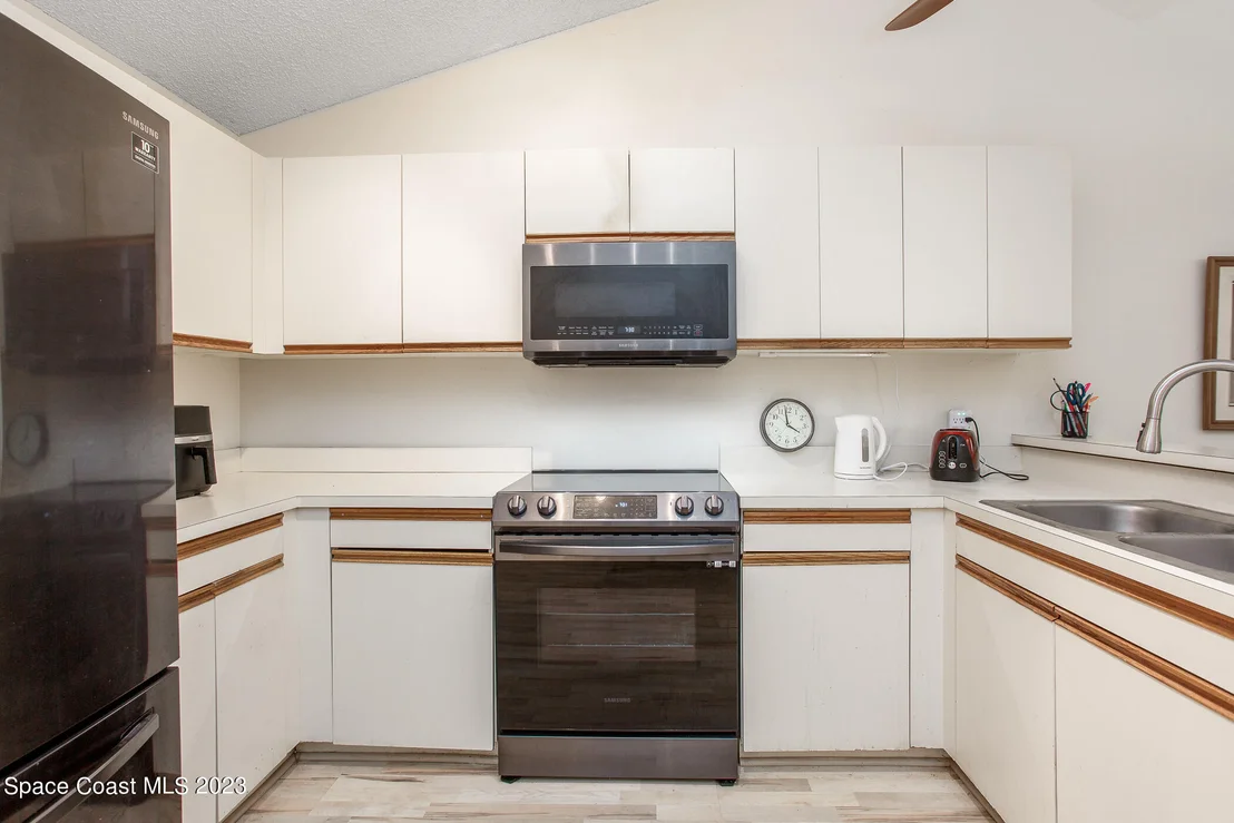 Photo of 2215 Breezy Circle