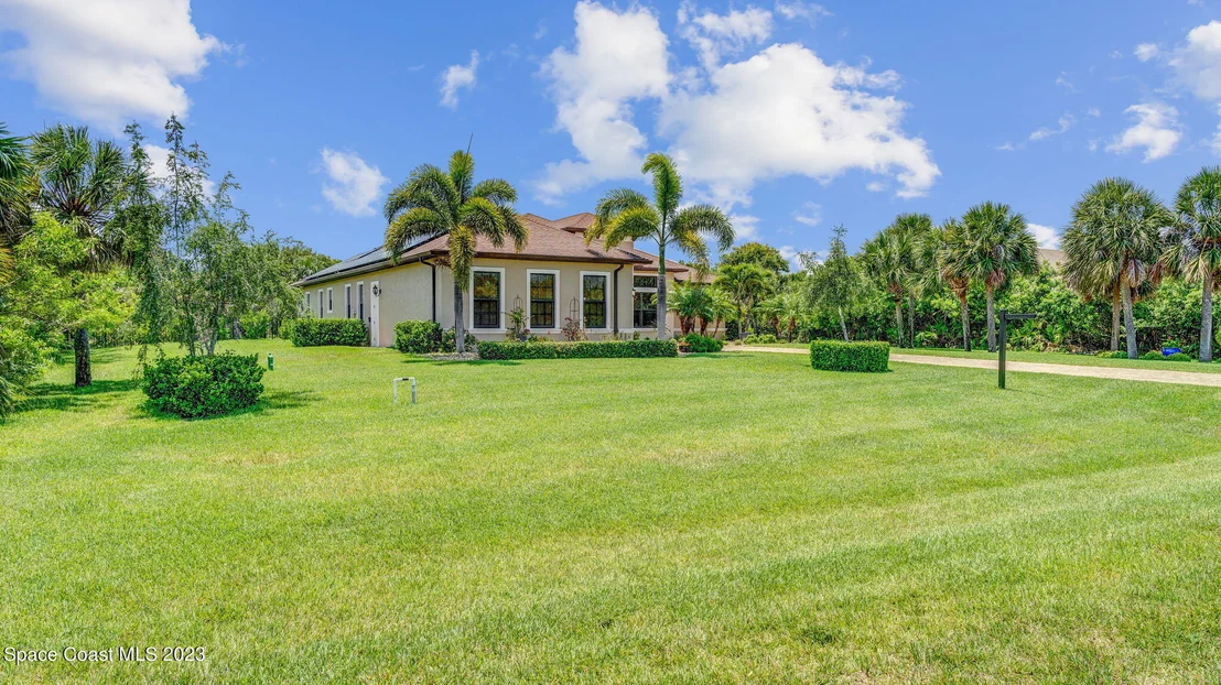 Photo of 2372 Westhorpe Drive