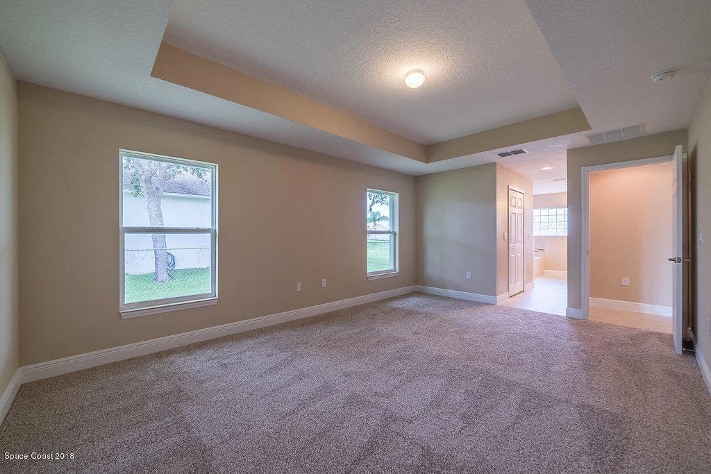 Photo of 1048 Landsdowne Drive