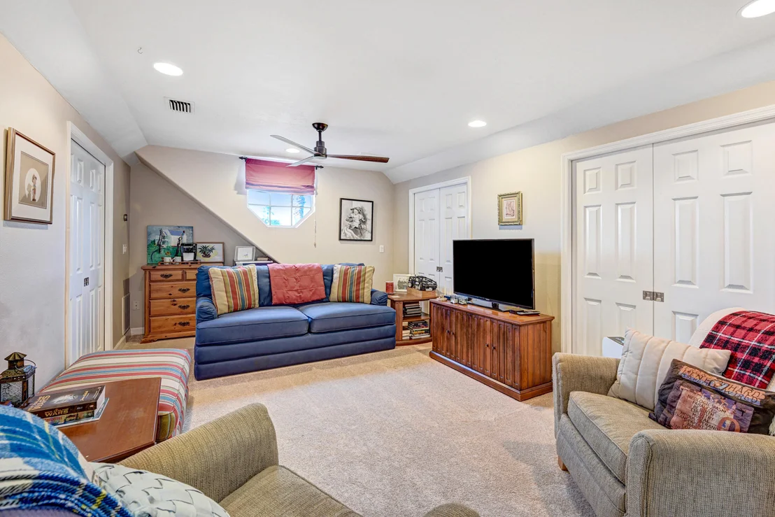 Photo of 225 Ormond Drive S