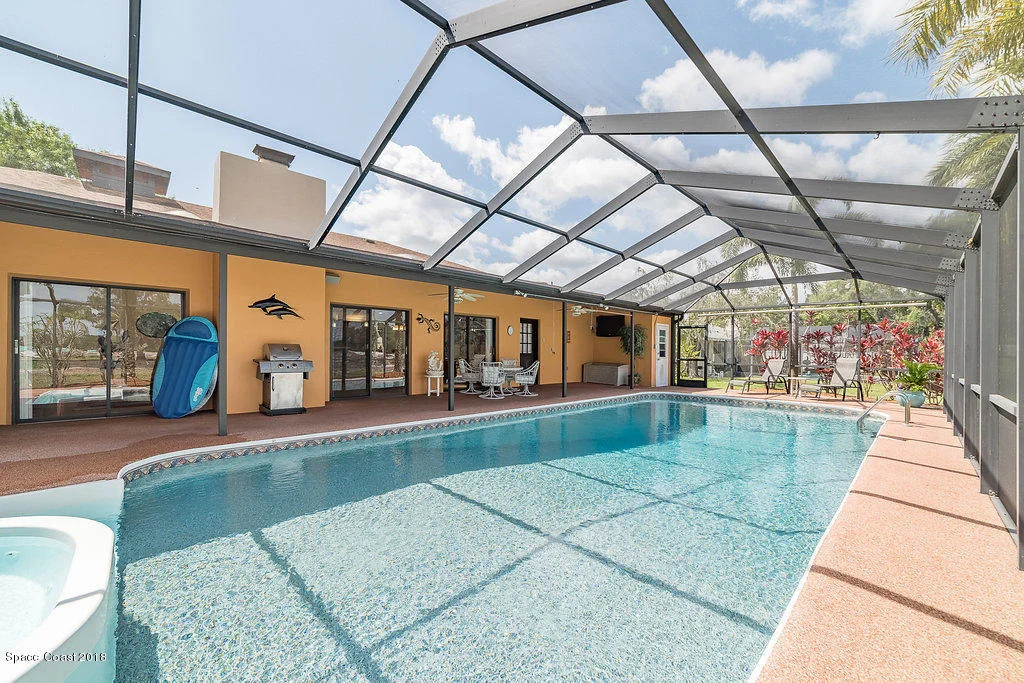 Photo of 1401 Meadowbrook Road NE