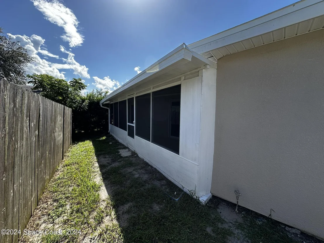 Photo of 1171 Abbey Circle NE