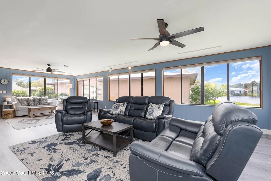 Photo of 320 Bayhead Drive