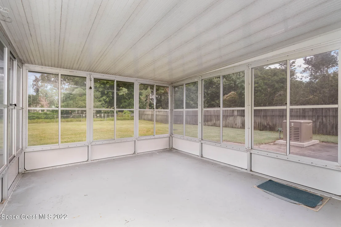 Photo of 261 E Haven Drive