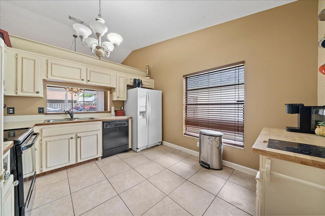Photo of 1584 Dandelion Drive