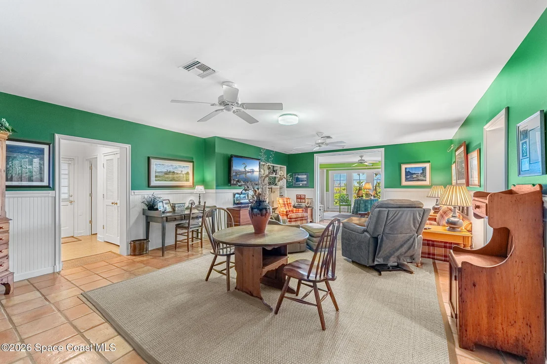 Photo of 680 Ocean Road