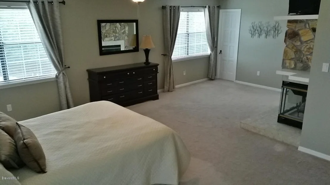 Photo of 991 Sunswept Road NE