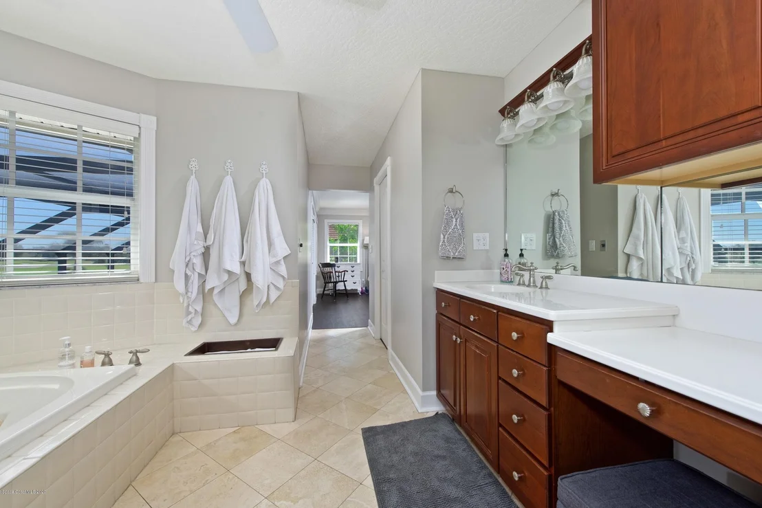 Photo of 637 Woodbridge Drive