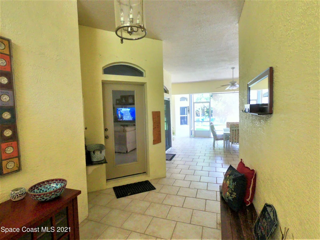 Photo of 1035 Starling Way