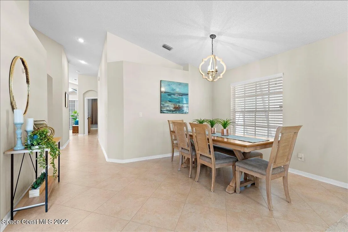 Photo of 890 Shaw Circle