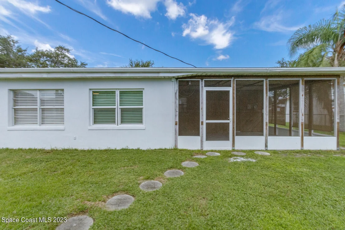 Photo of 581 Clarke Avenue