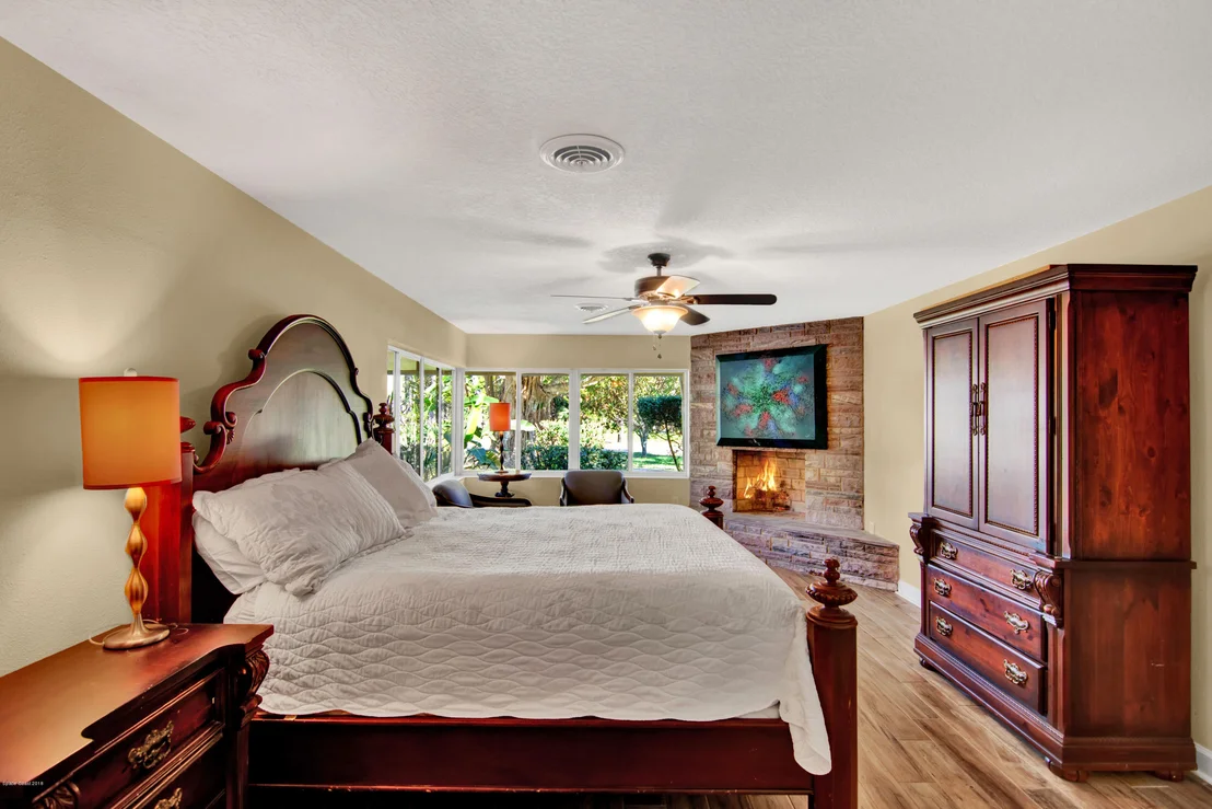 Photo of 413 Sunset Boulevard