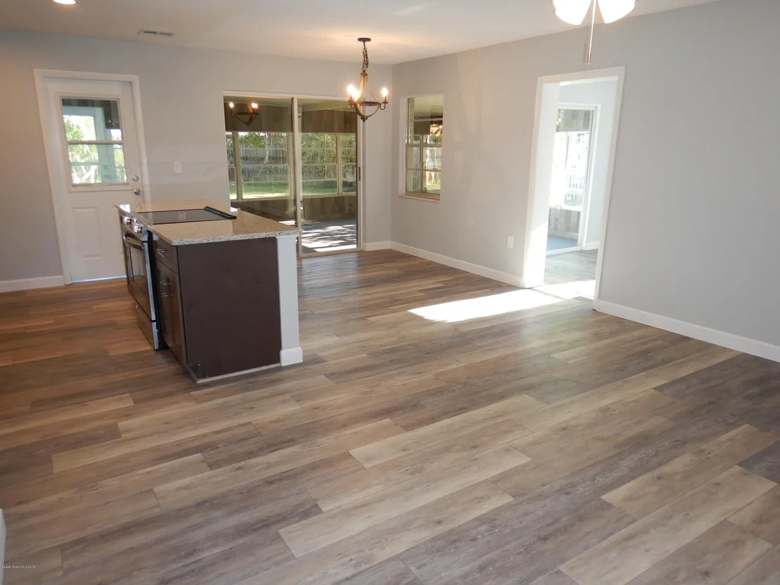 Photo of 2911 Pembroke Road