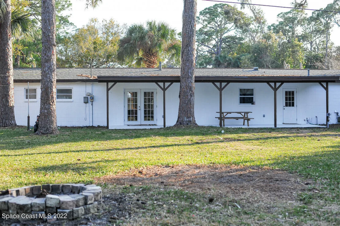 Photo of 1042 Green Road