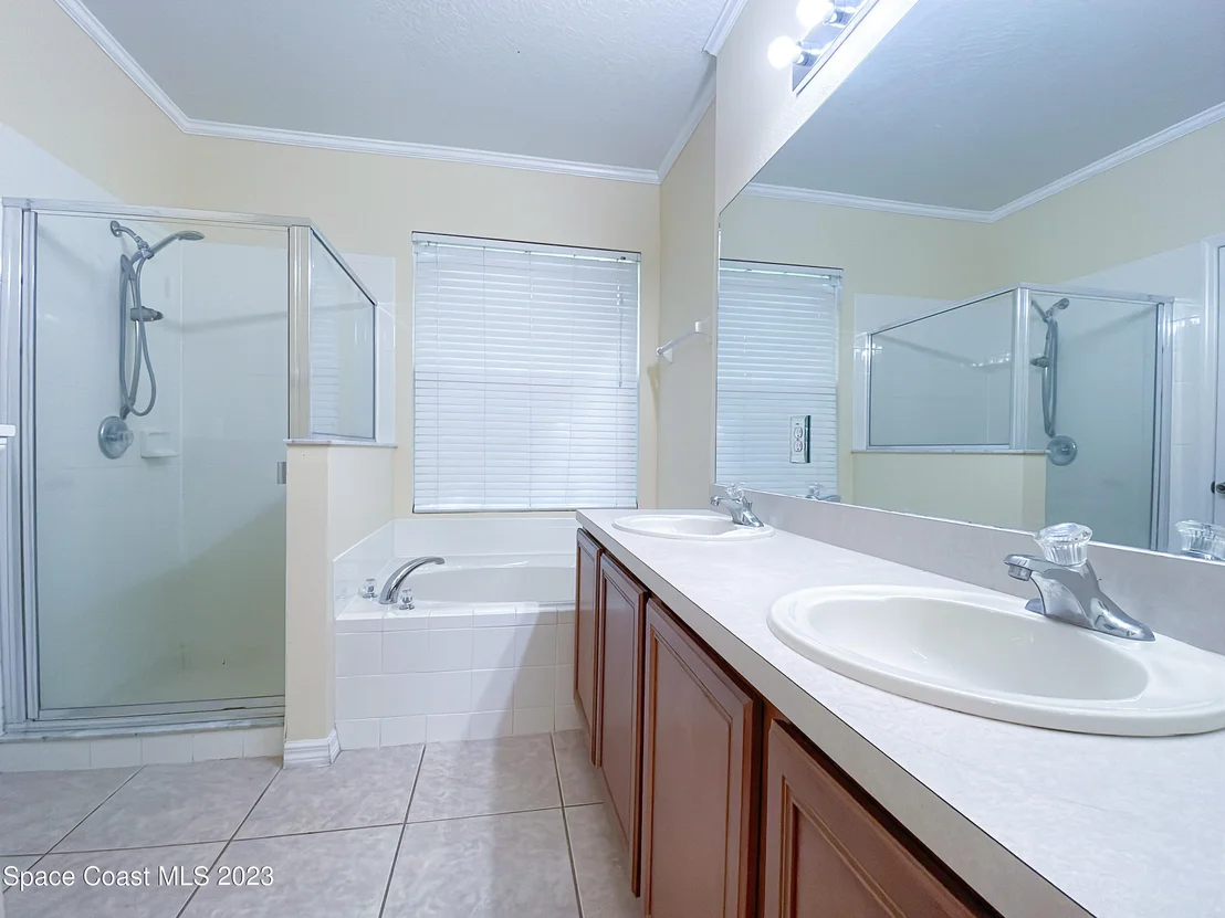 Photo of 978 Riviera Point Drive