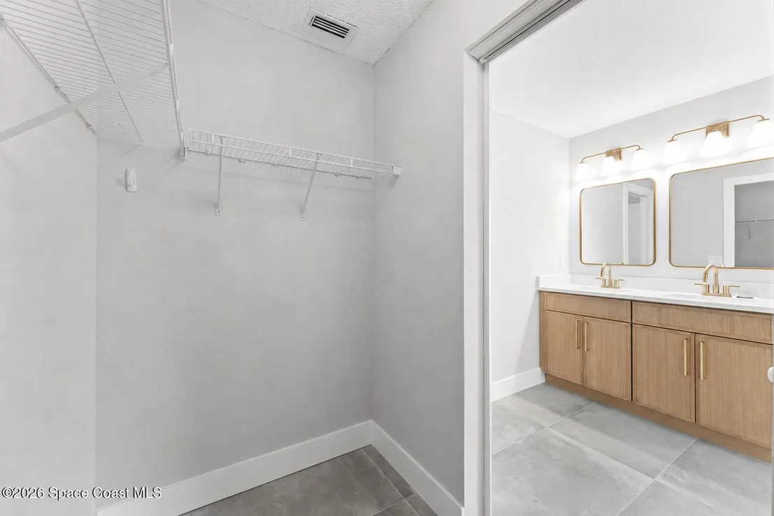 Photo of 1384 Hill Avenue