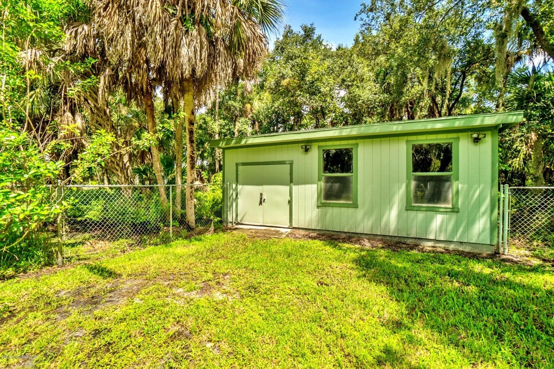 Photo of 1808 Live Oak Drive N