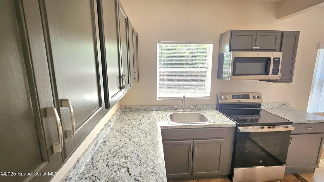 Photo of 402 Edinburgh Drive