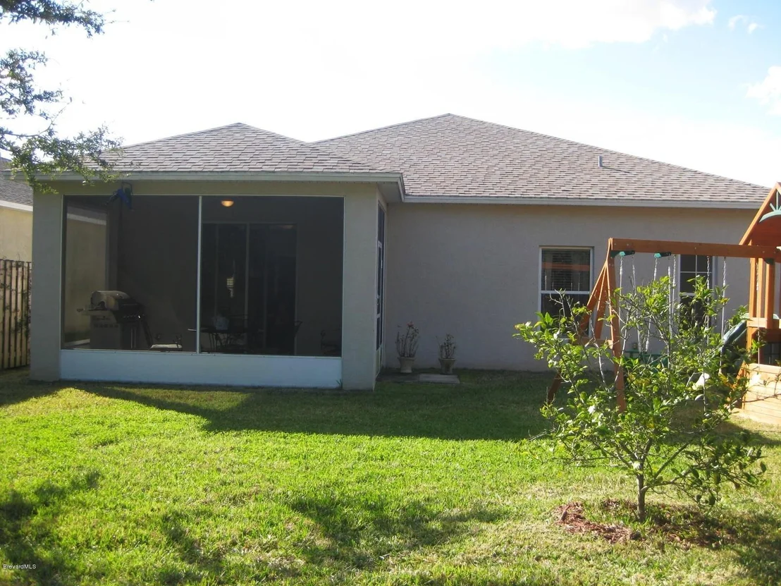 Photo of 2078 Maeve Circle