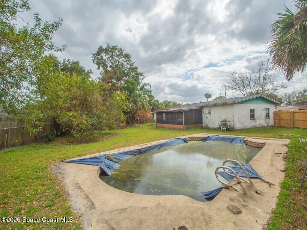 Photo of 1076 Madrid Road
