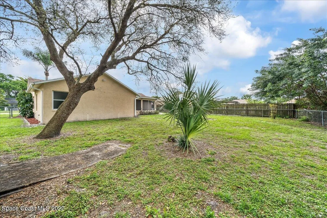 Photo of 6248 Bamboo Avenue