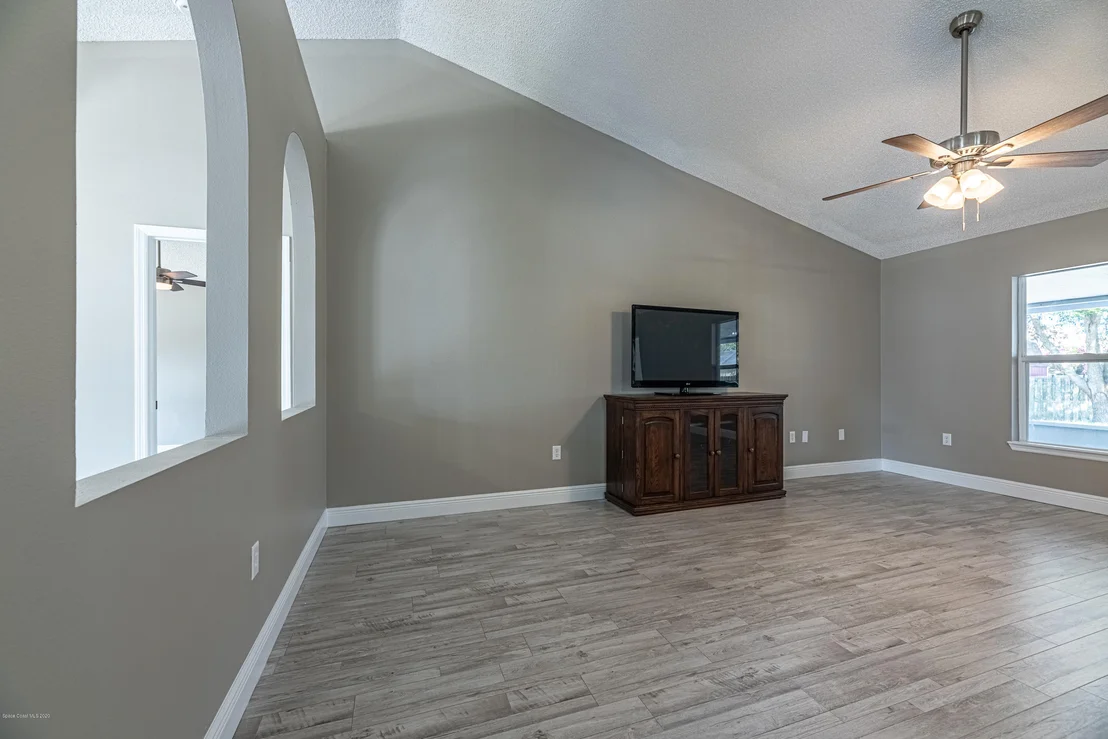 Photo of 6107 Corning Road