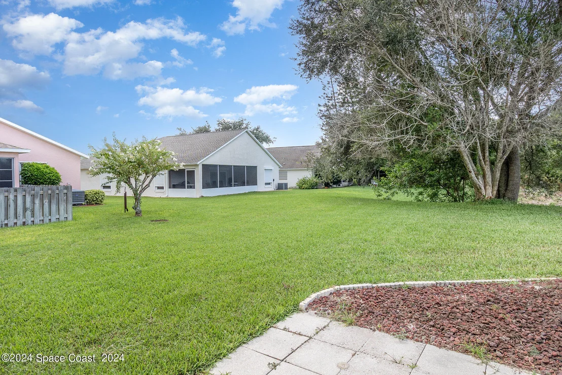 Photo of 2327 Hidden Pine Lane NE