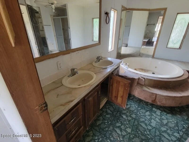 Photo of 637 Camp Road