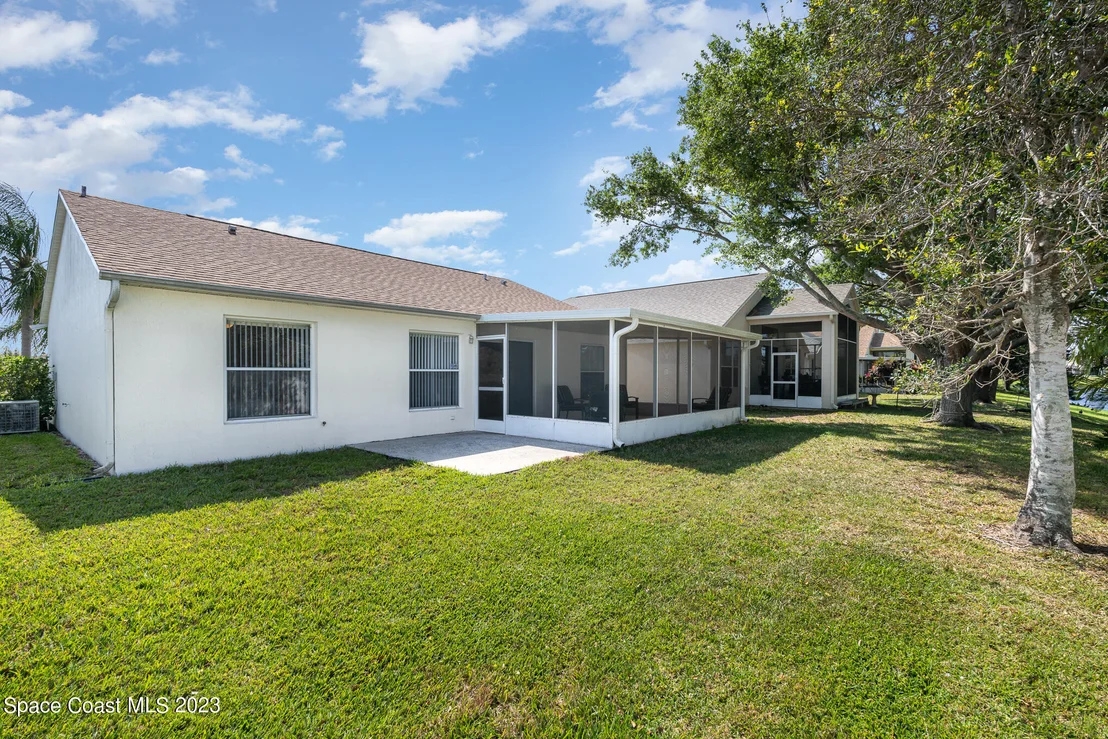 Photo of 896 Shaw Circle