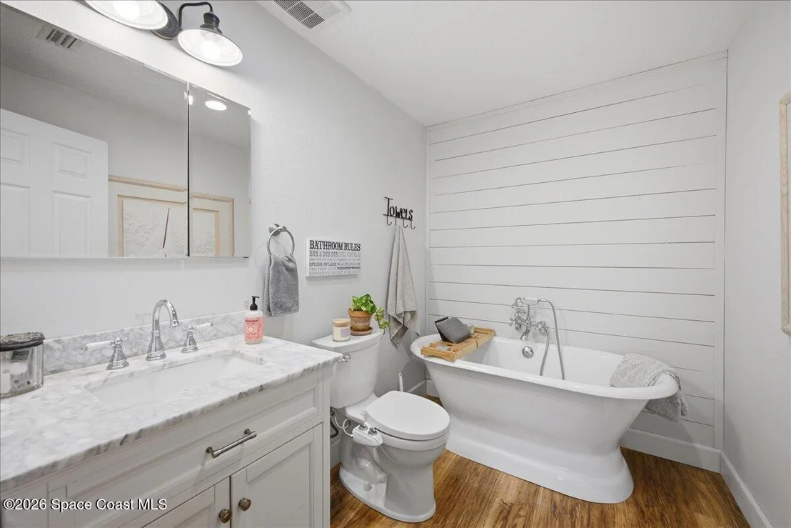 Photo of 2511 Stanford Drive N