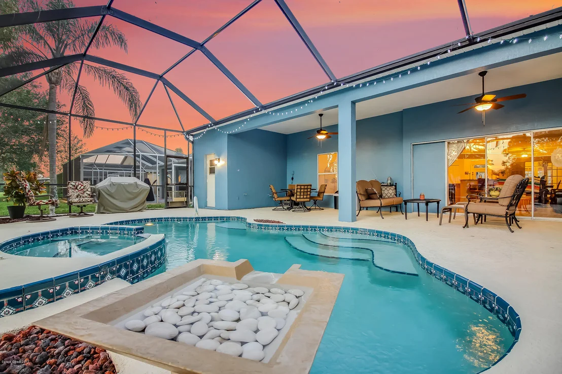 Photo of 867 Villa Drive