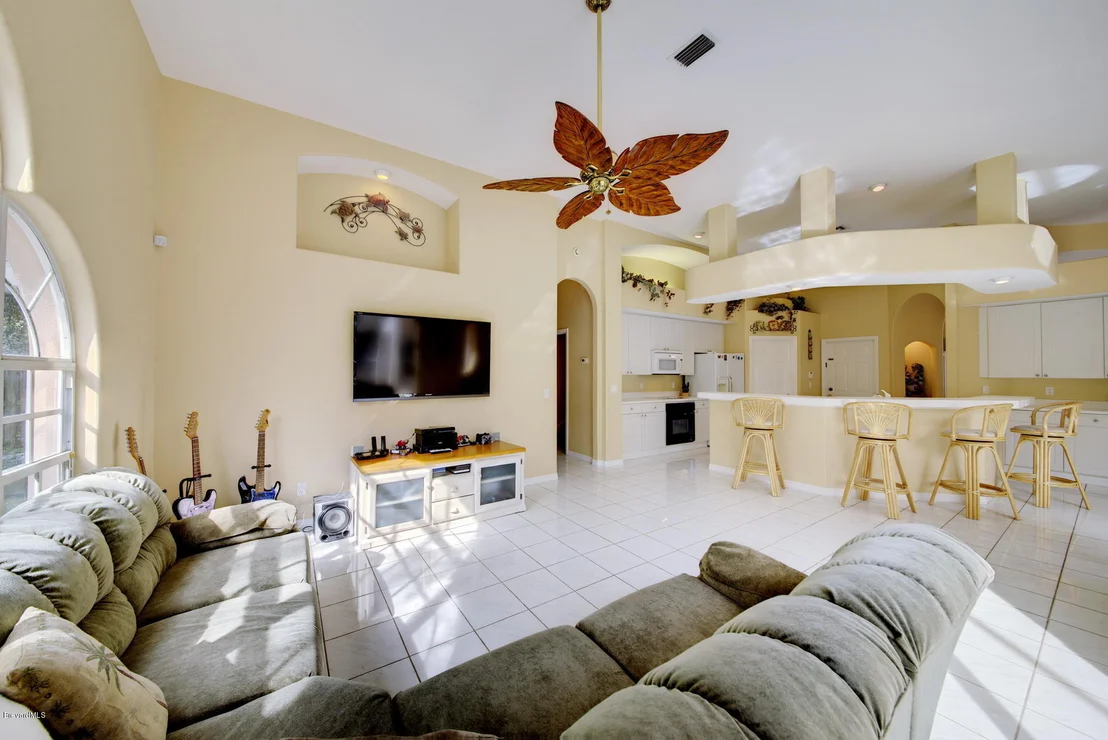 Photo of 313 Island Drive