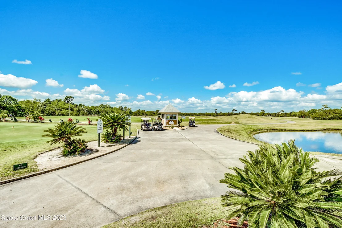Photo of 844 Chatsworth Drive